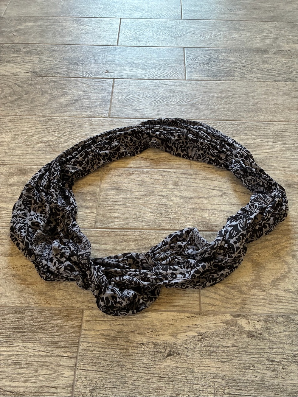Versatile Black & Gray Patterned Infinity Scarf